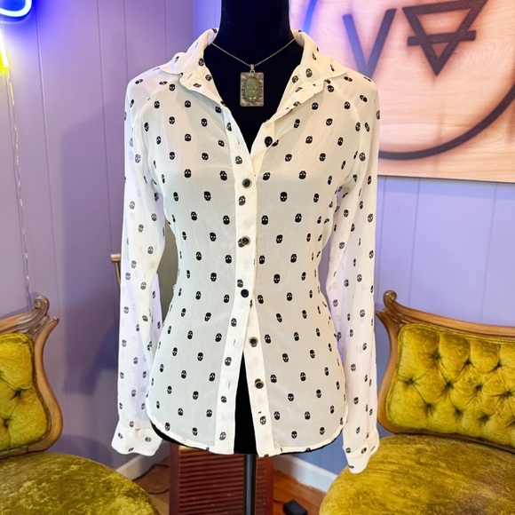 Fun & Flirt by Japna Sheer “Polka Dot” Skull Print Blouse Size XS - Picture 2 of 10